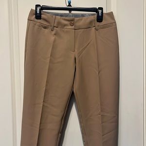 NWT Kartika Dress Slacks.   Made in Italy.   Italian 42